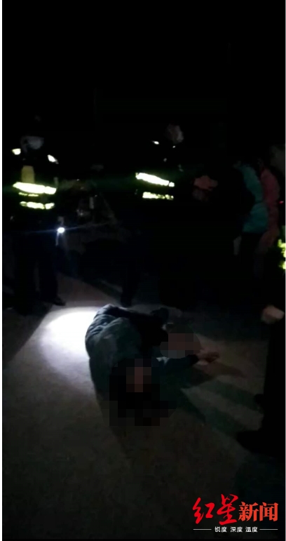 通江28岁小伙被4名警察从家中带走 出门不久坠楼死亡 四川在线