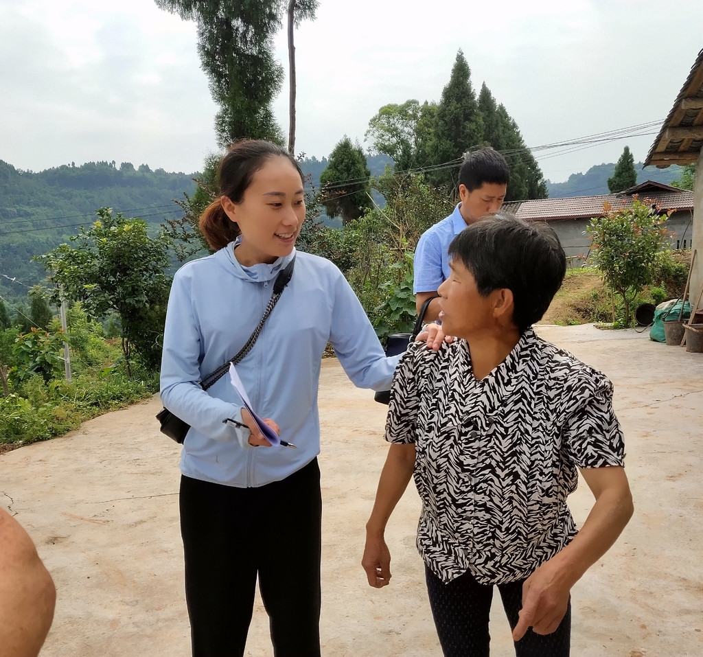 村民心中的家人南充有位第一女书记写下数万字扶贫日记